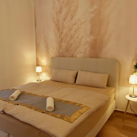 Fewozauber - Domschloss, Zentrum, 6 Personen, Business, Dachterrasse, Familien