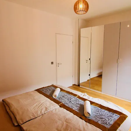 Fewozauber - Domschloss, Zentrum, 6 Personen, Business, Dachterrasse, Familien * Schwerin (Mecklenburg-Vorpommern)